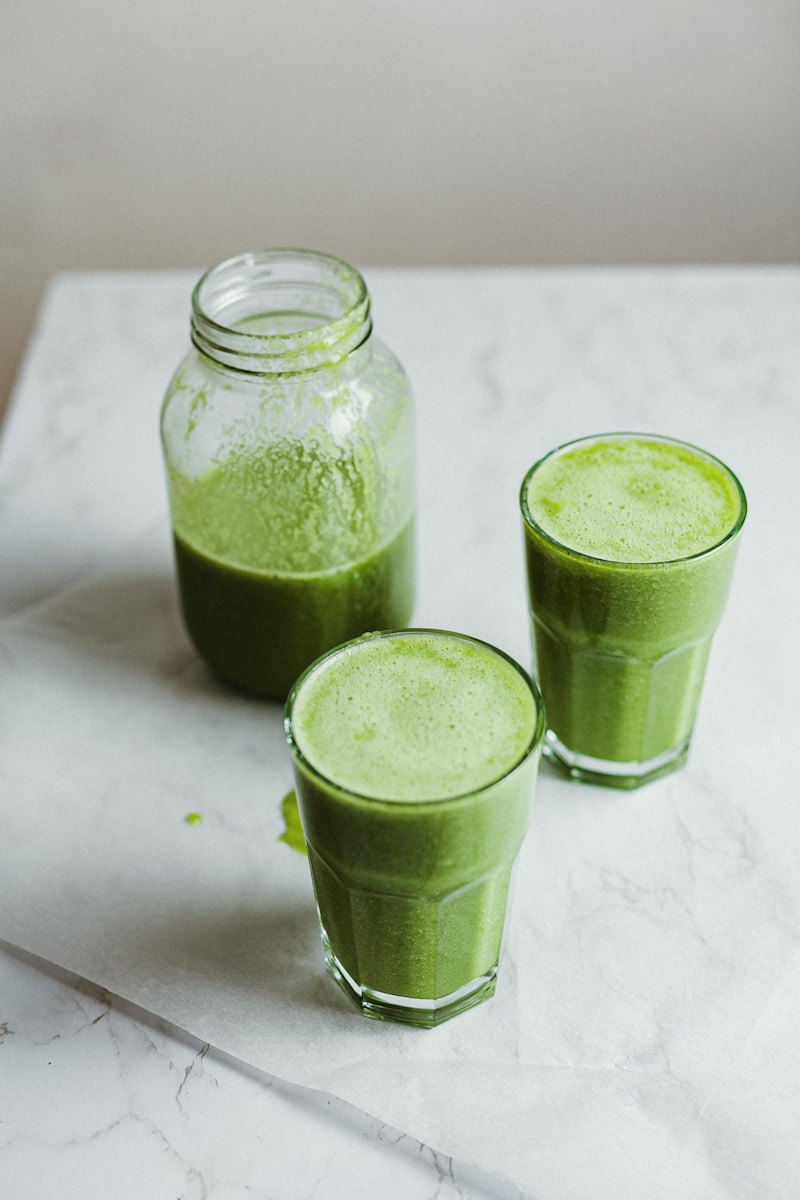 Twin gear slow masticating juicer for vegetables and fruits