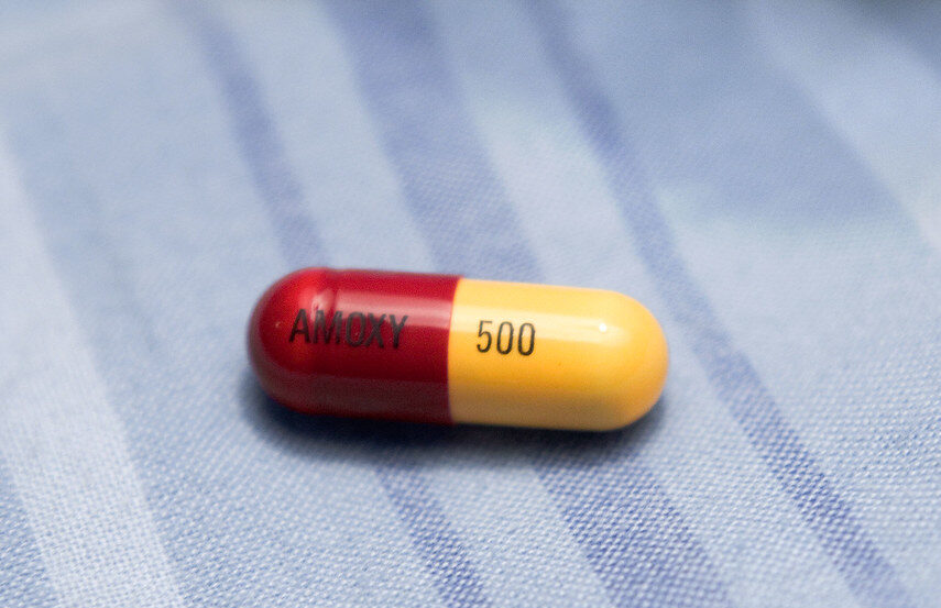 Amoxicillin capsules