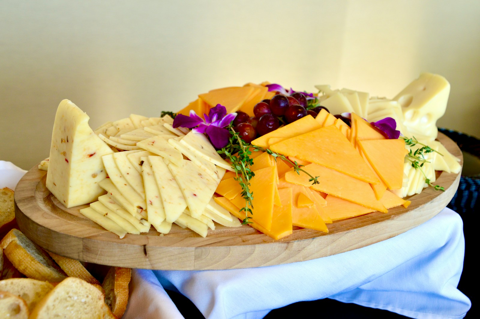 Cheese belt for continuous production