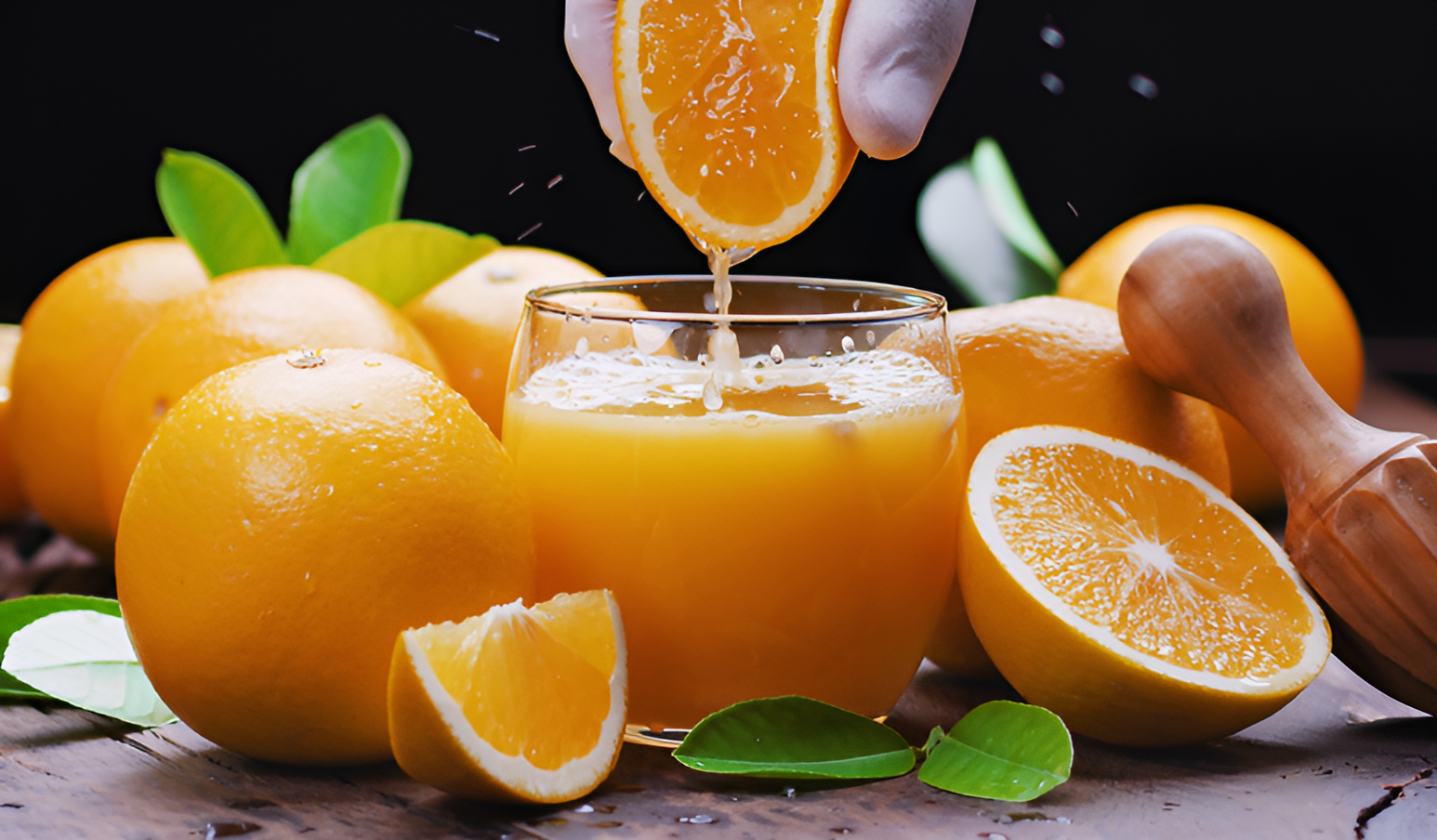 Manual citrus juice press