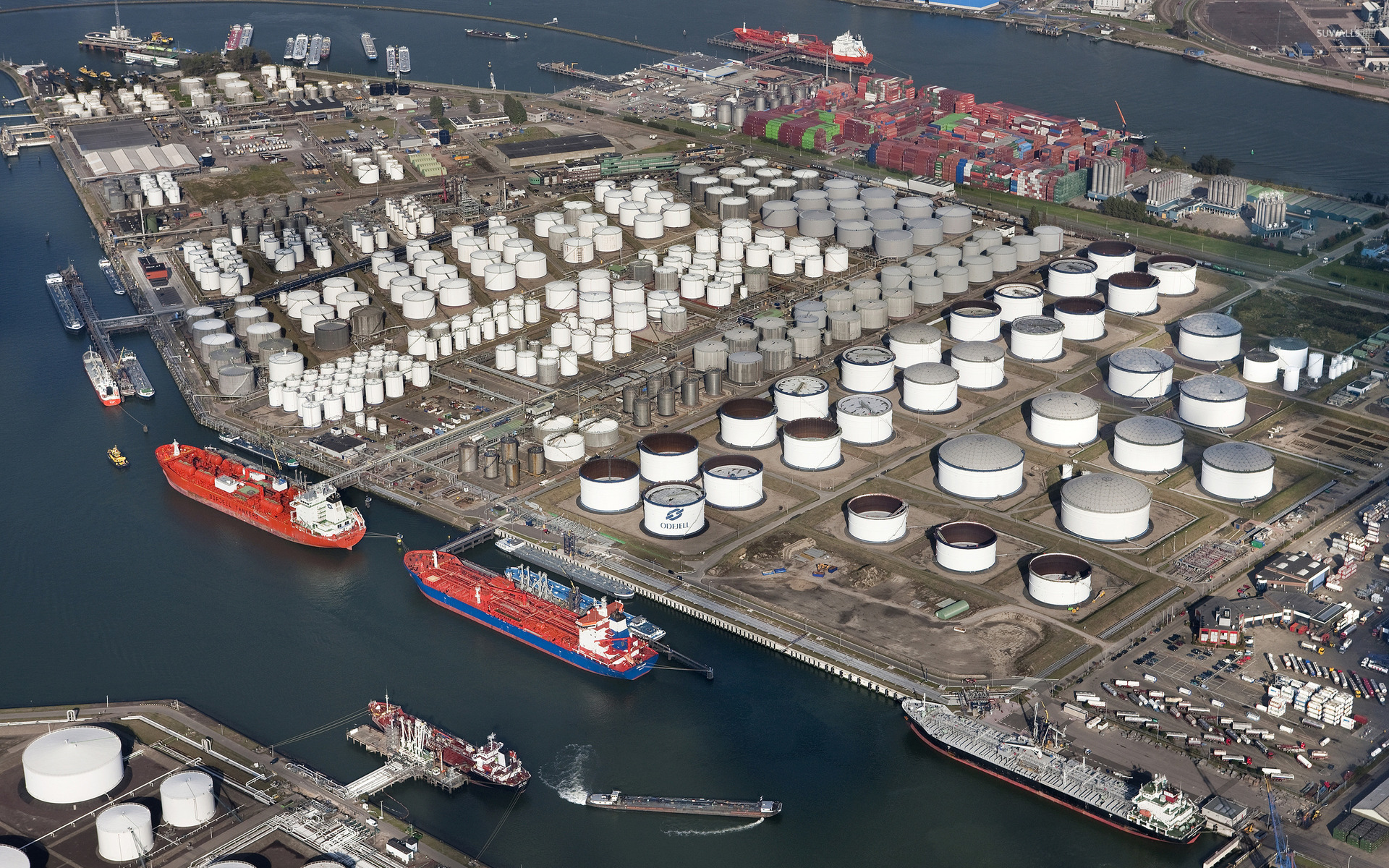 Port silos